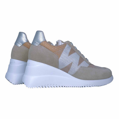Wonders Dallas : Baskets compensées pour femmes en cuir beige G-6620