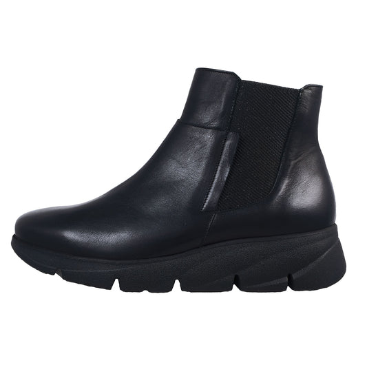 Fluchos Bona: Women's Leather Platform Ankle Boots with Zipper in Black F1361