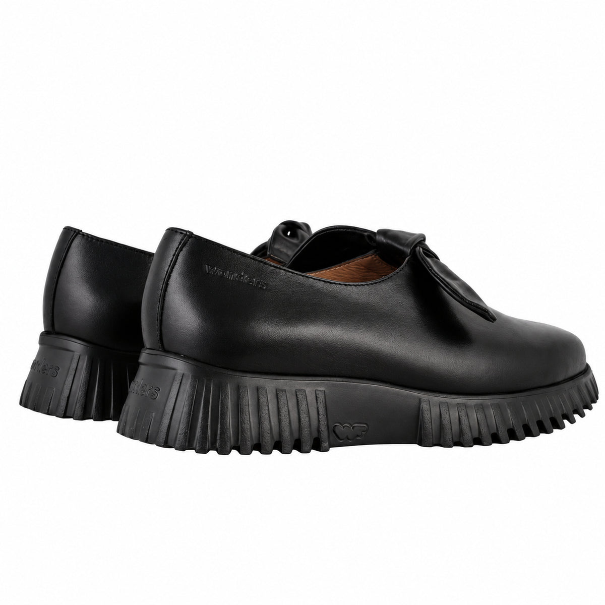 Wonders Flexfly 21 A-4421 Damen-Loafer aus schwarzem Leder - Paar Rückansicht